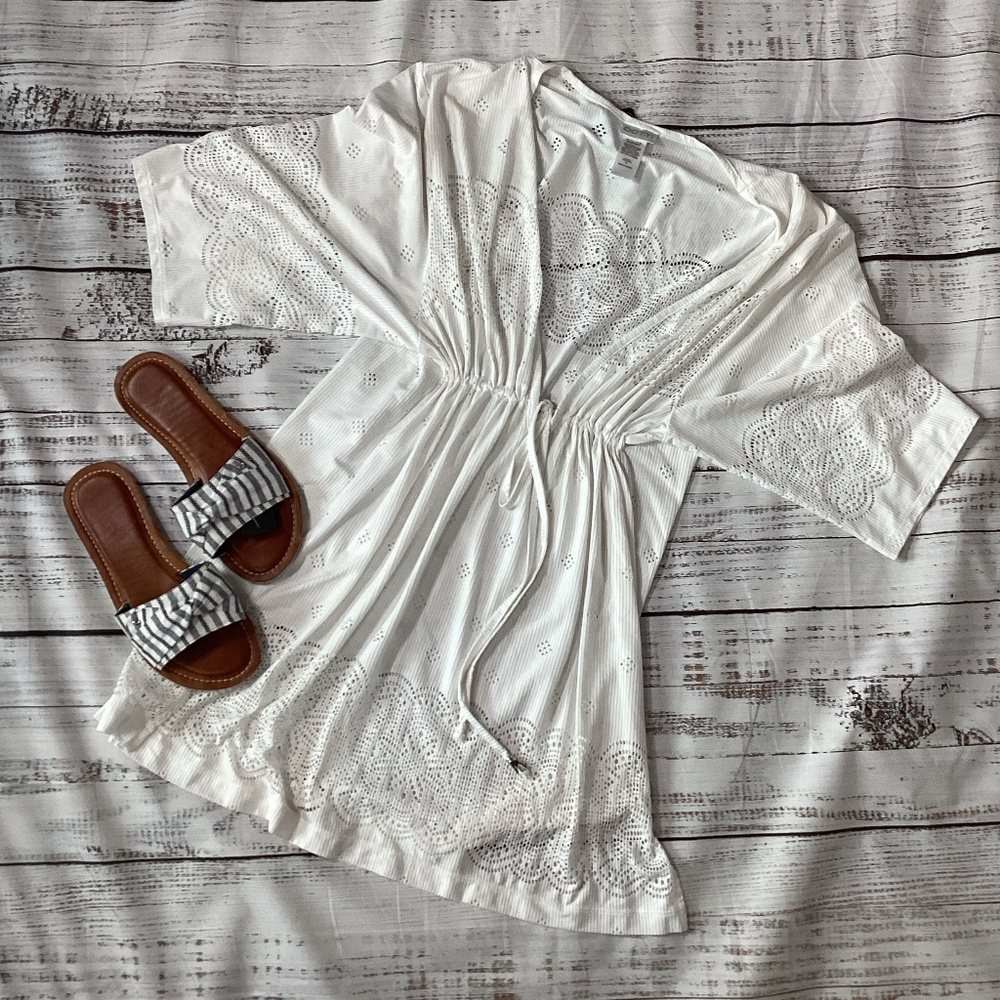 728. Dotti White 3/4 Sleeve Eyelet Cover-Up EUC Size XL